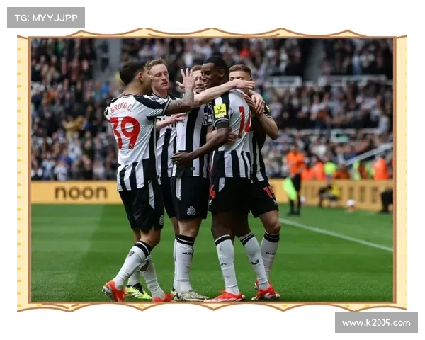 热刺纽卡比赛看台上韩国艺人模仿酷玩乐队观众出轨事件引热议